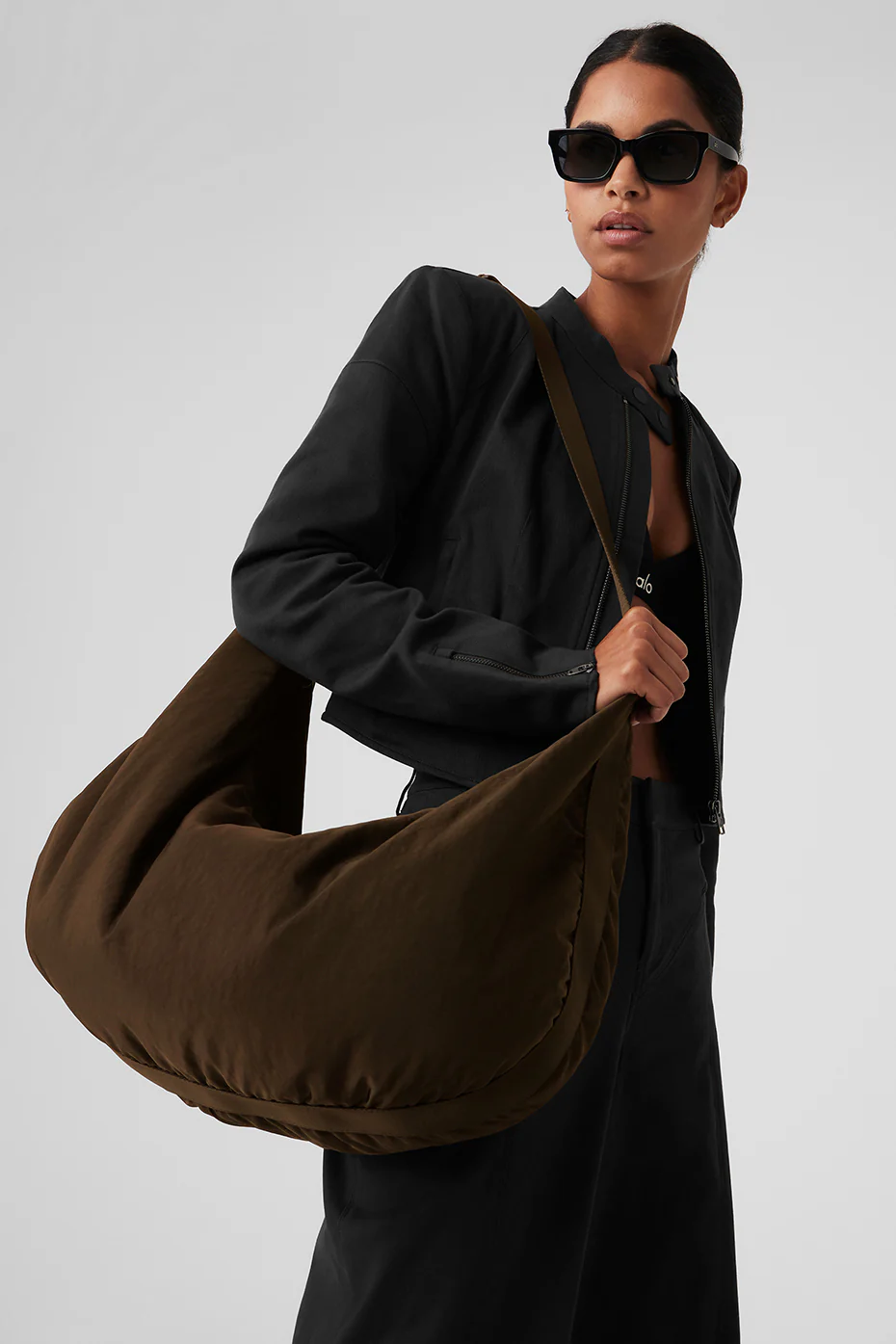 Alo Yoga Om The Go Gym Sling Bag – Espresso online