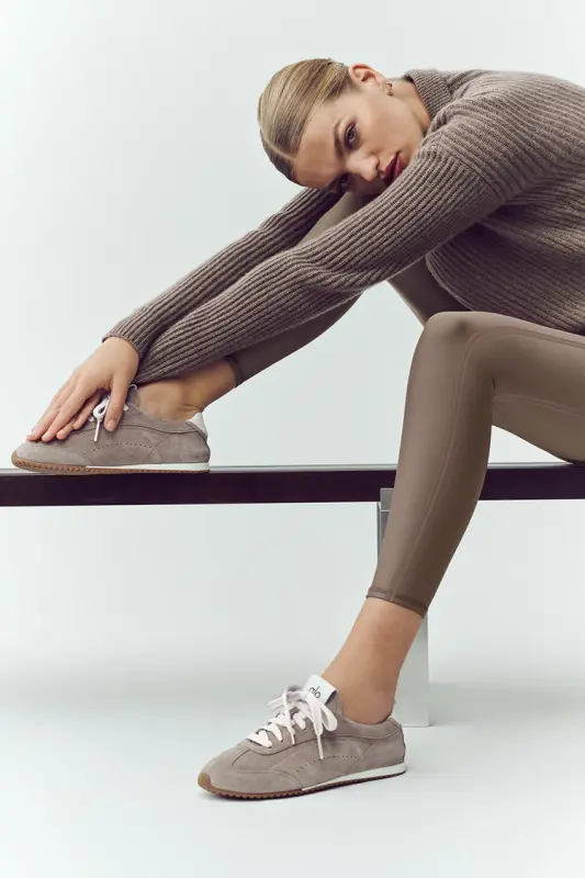 ALO Sunset Sneaker – Alpine Cocoa online