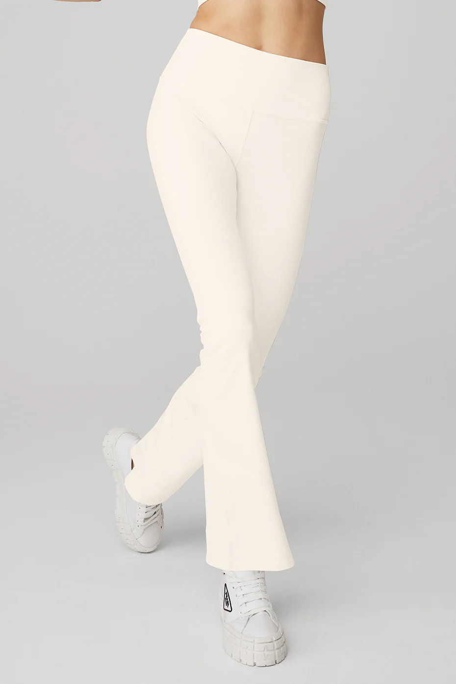 Alo Yoga Airbrush High-Waist 7/8 Bootcut Legging – Ivory online
