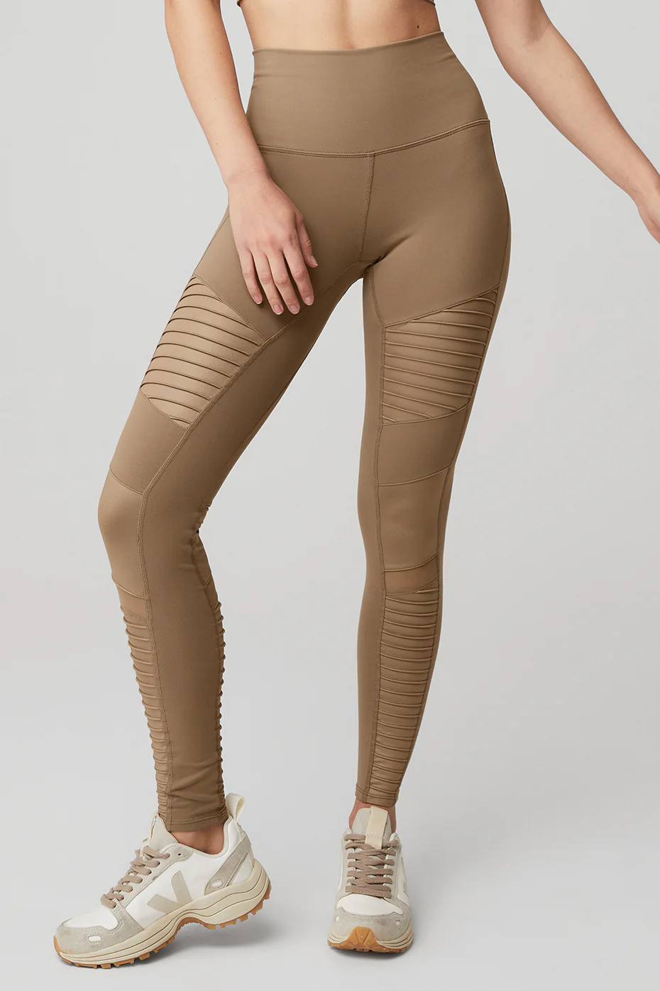 Alo Yoga High-Waist Moto Legging - Gravel/Gravel Glossy Alo Yoga High-Waist Moto Legging – Gravel/Gravel Glossy online
