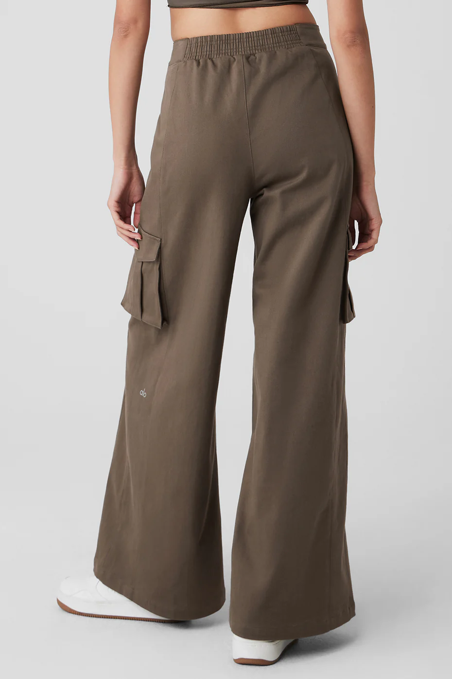 Alo Yoga Wide Leg Cargo Show Off Trouser – Olive Tree online
