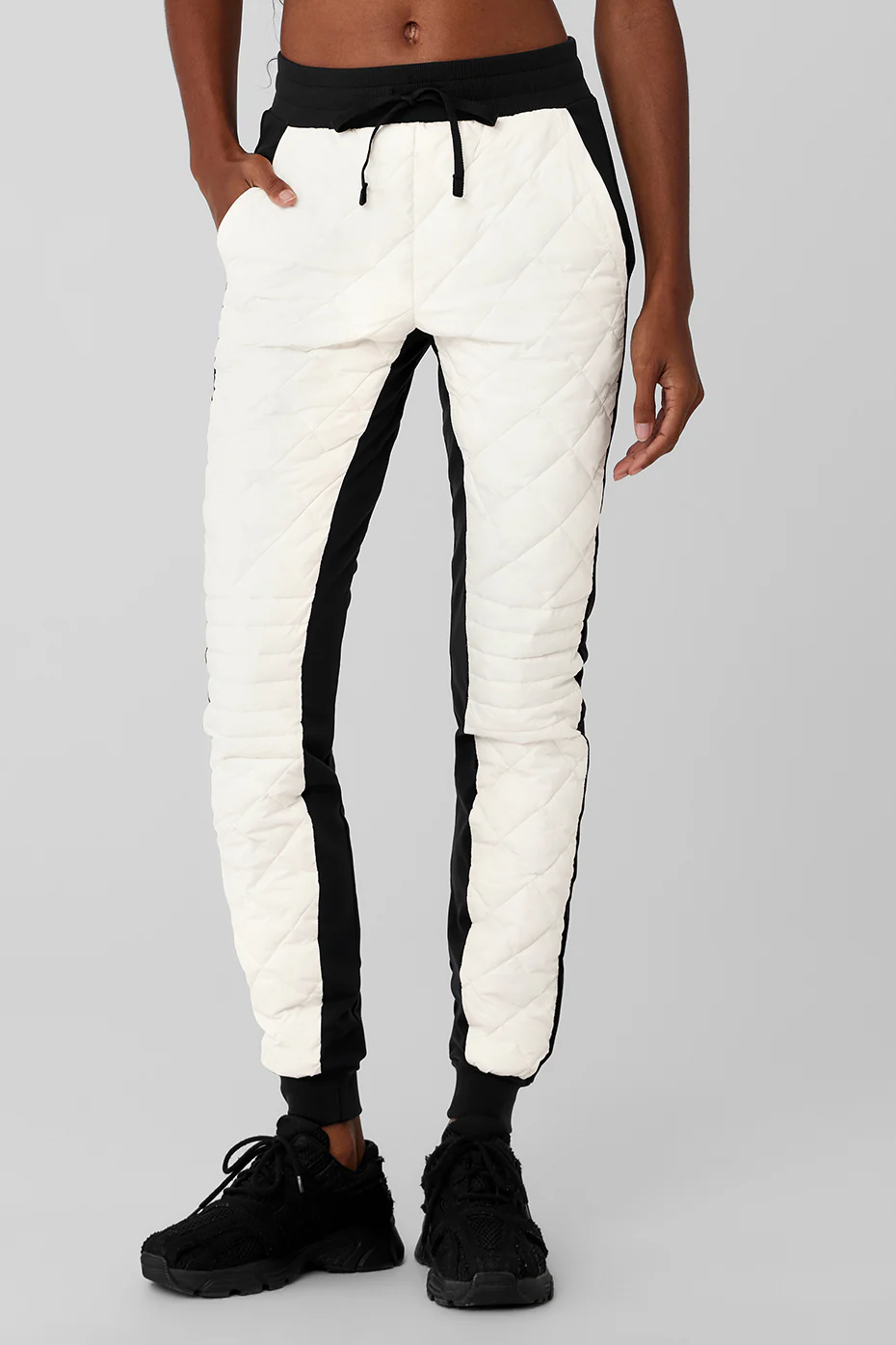 Alo Yoga Airbrush Winter Warm High-Waist Moto Puffer Pant - Black/Ivory Alo Yoga Airbrush Winter Warm High-Waist Moto Puffer Pant – Black/Ivory online