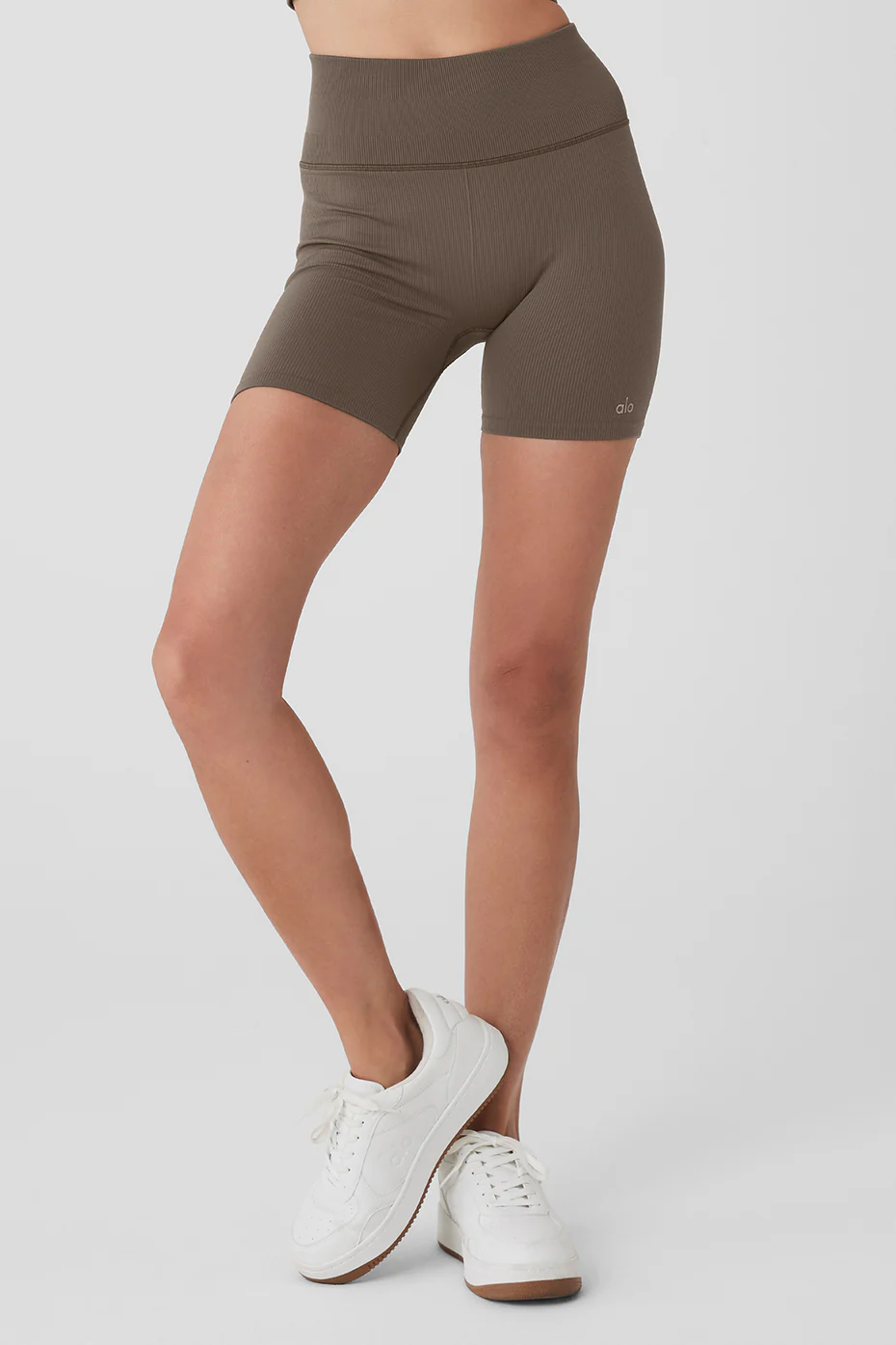Alo Yoga 5 Seamless Ribbed Favorite Short – Olive Tree online