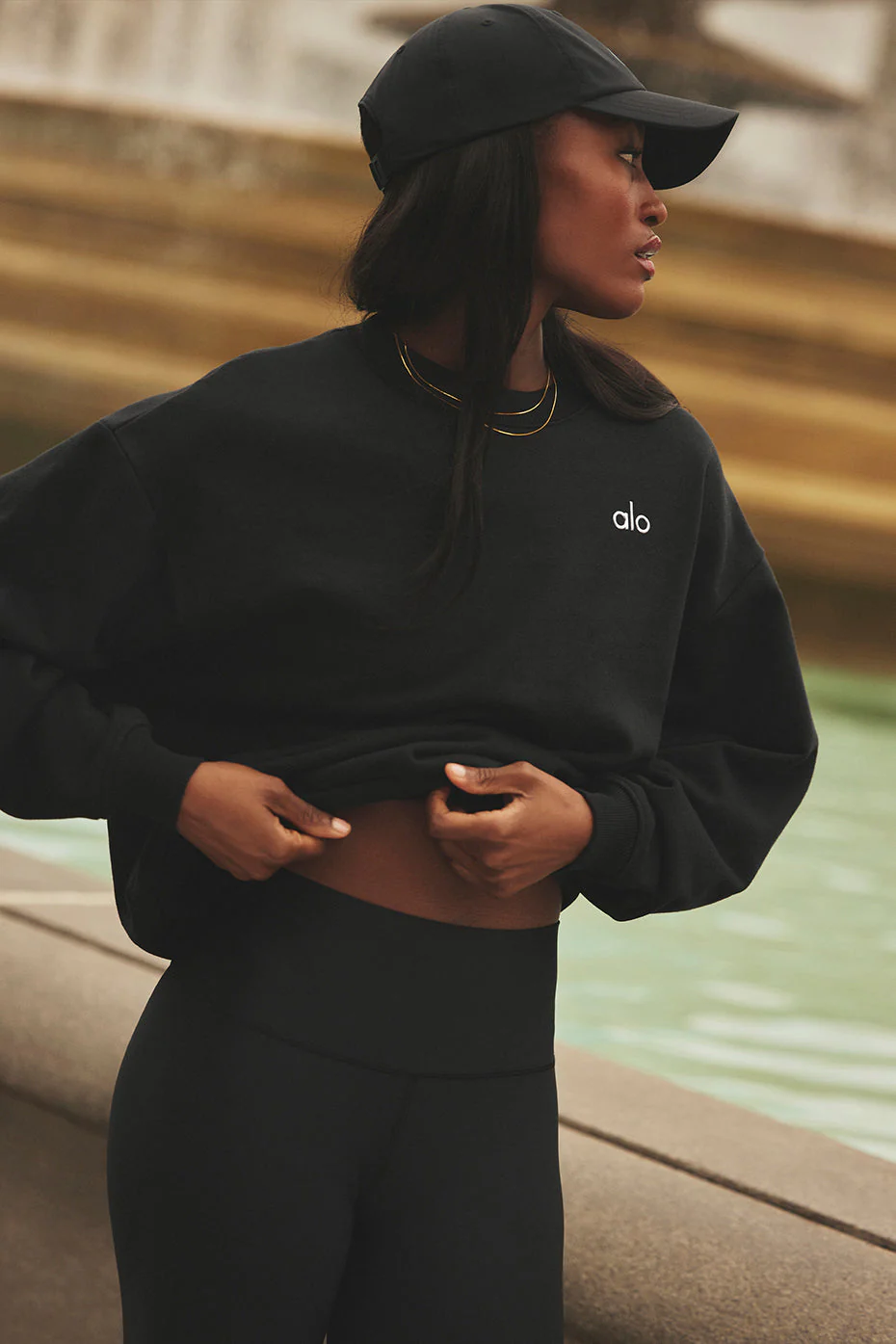 Alo Yoga Accolade Crew Neck Pullover – Black online