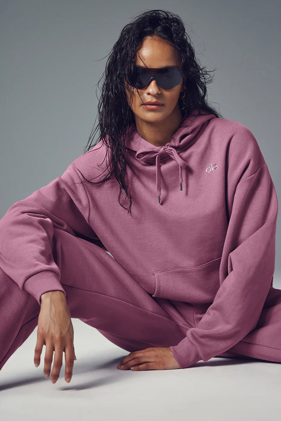 Alo Yoga Accolade Hoodie – Soft Mulberry online